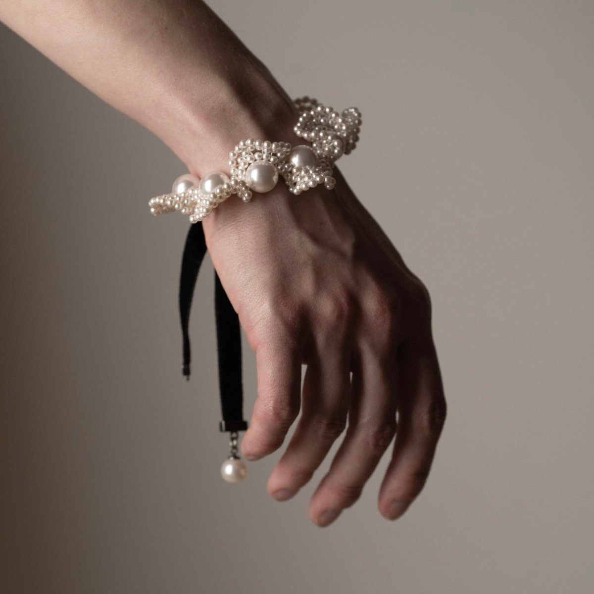 Pearl Lace bracelet - Macabre Gadgets