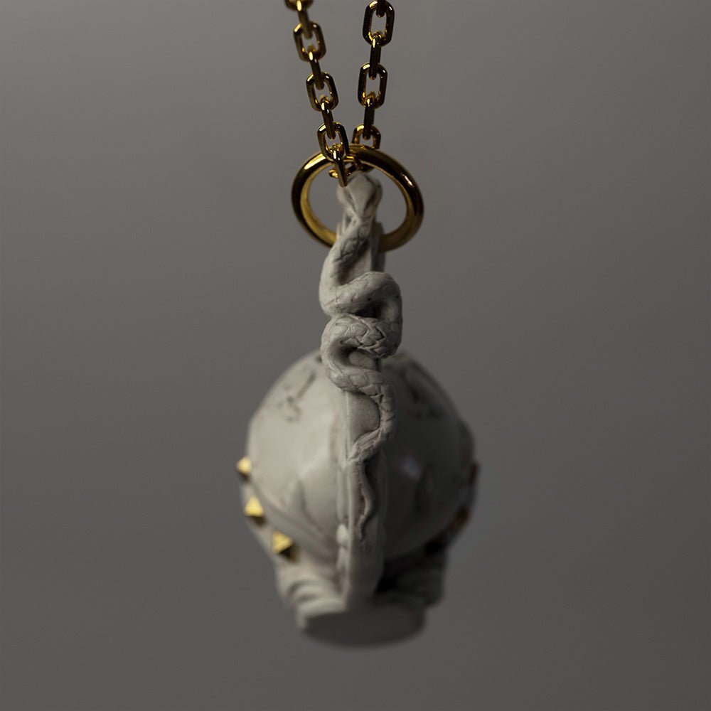 Athena pendant -  the back of the head point of view