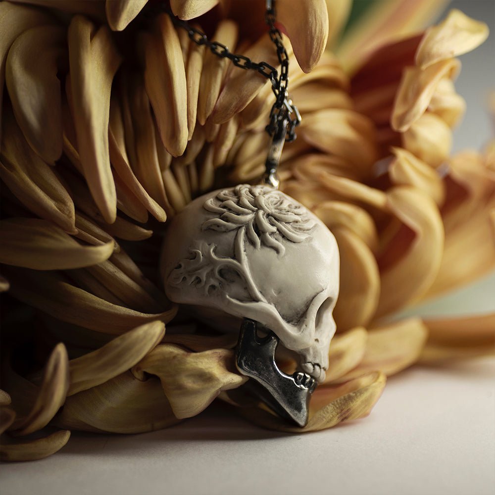 CHRYSANTHEMUM SKULL PENDANT - Macabre Gadgets Store