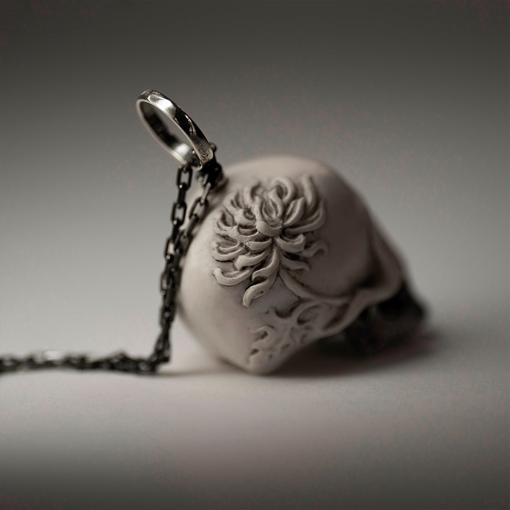 CHRYSANTHEMUM SKULL PENDANT - Macabre Gadgets Store