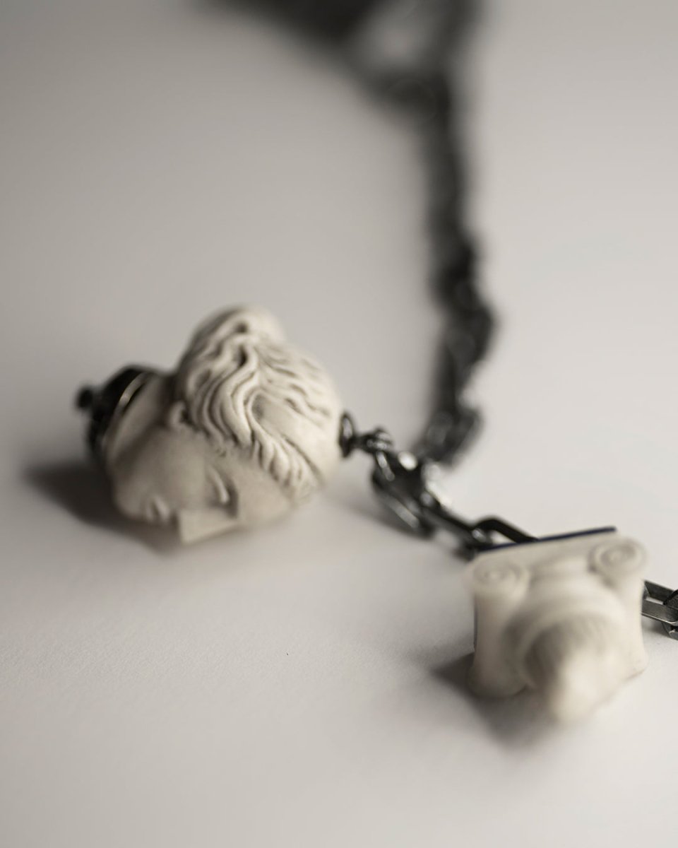 Delos necklace - Macabre Gadgets