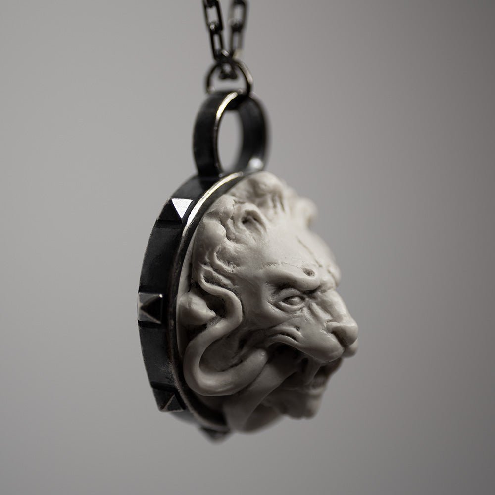 LION PENDANT - Macabre Gadgets Store