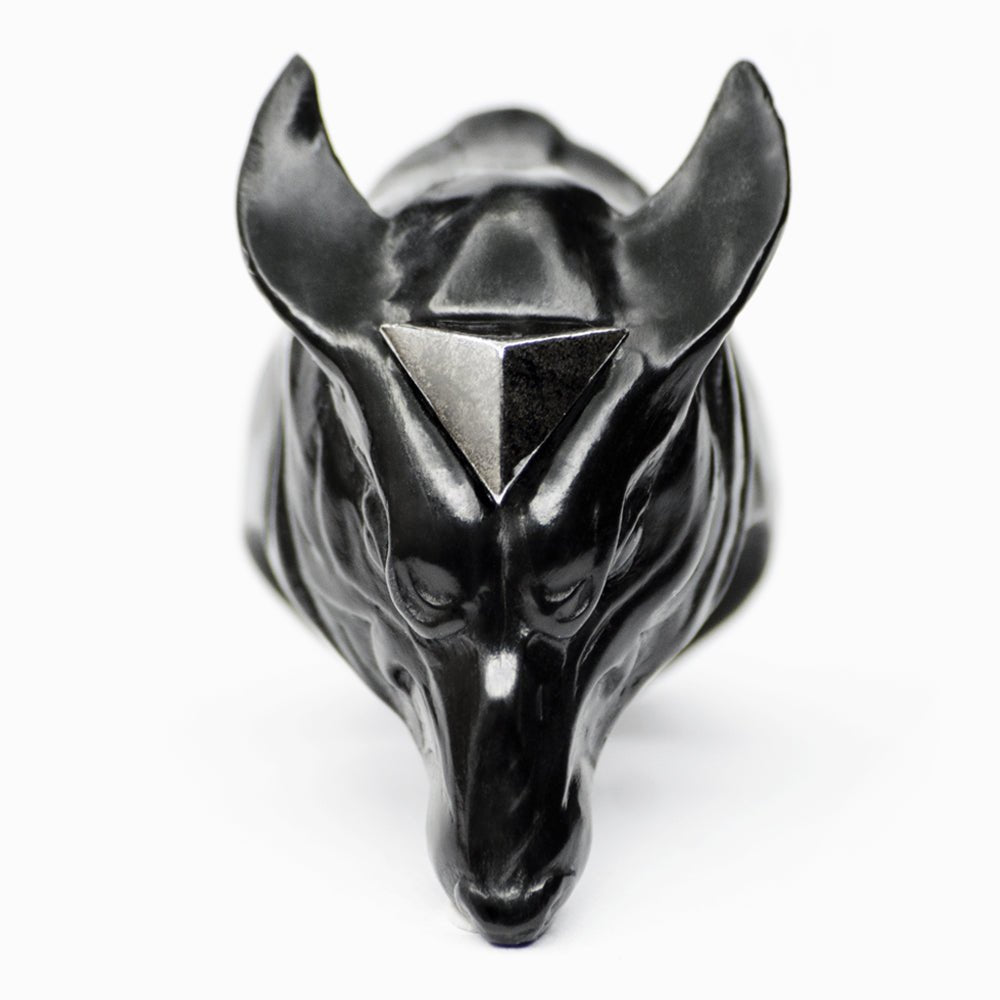 Okami ring - black variant - close-up of gothic wolf ring