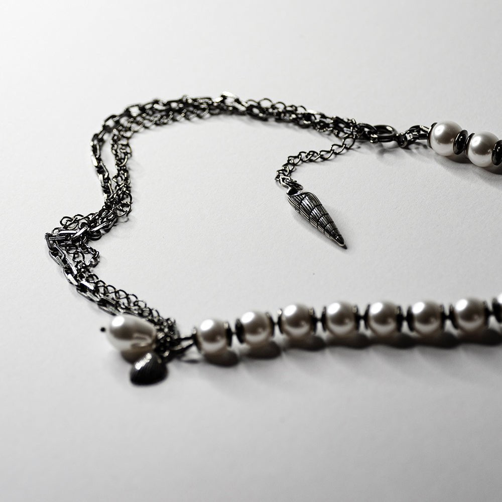 PEARLS & CHAINS NECKLACE - Macabre Gadgets Store