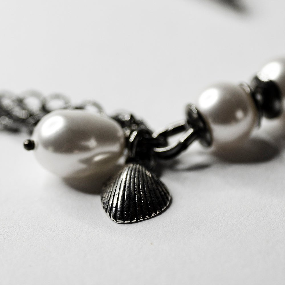 PEARLS & CHAINS NECKLACE - Macabre Gadgets Store