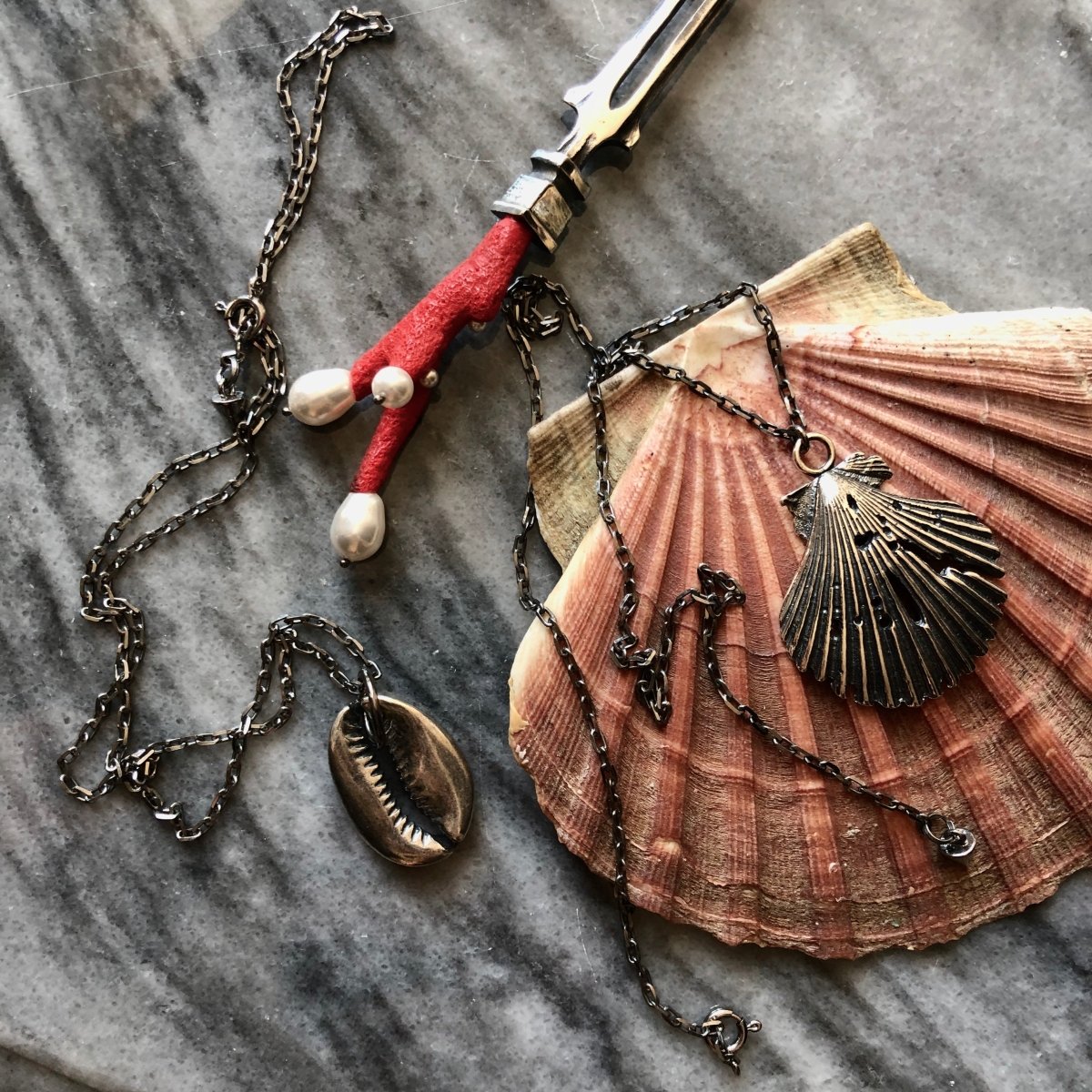 RED CORAL HAIRPIN - Macabre Gadgets Store