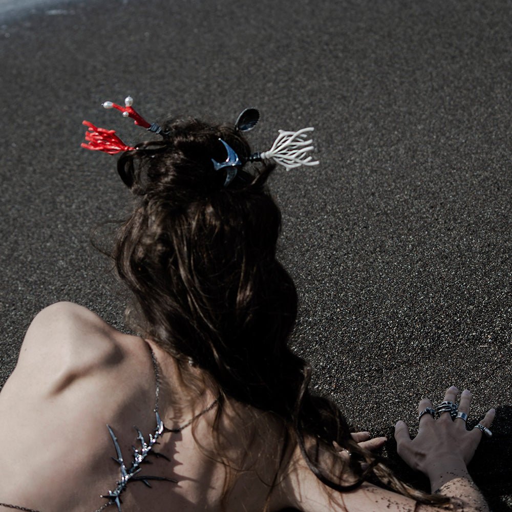 RED CORAL HAIRPIN - Macabre Gadgets Store