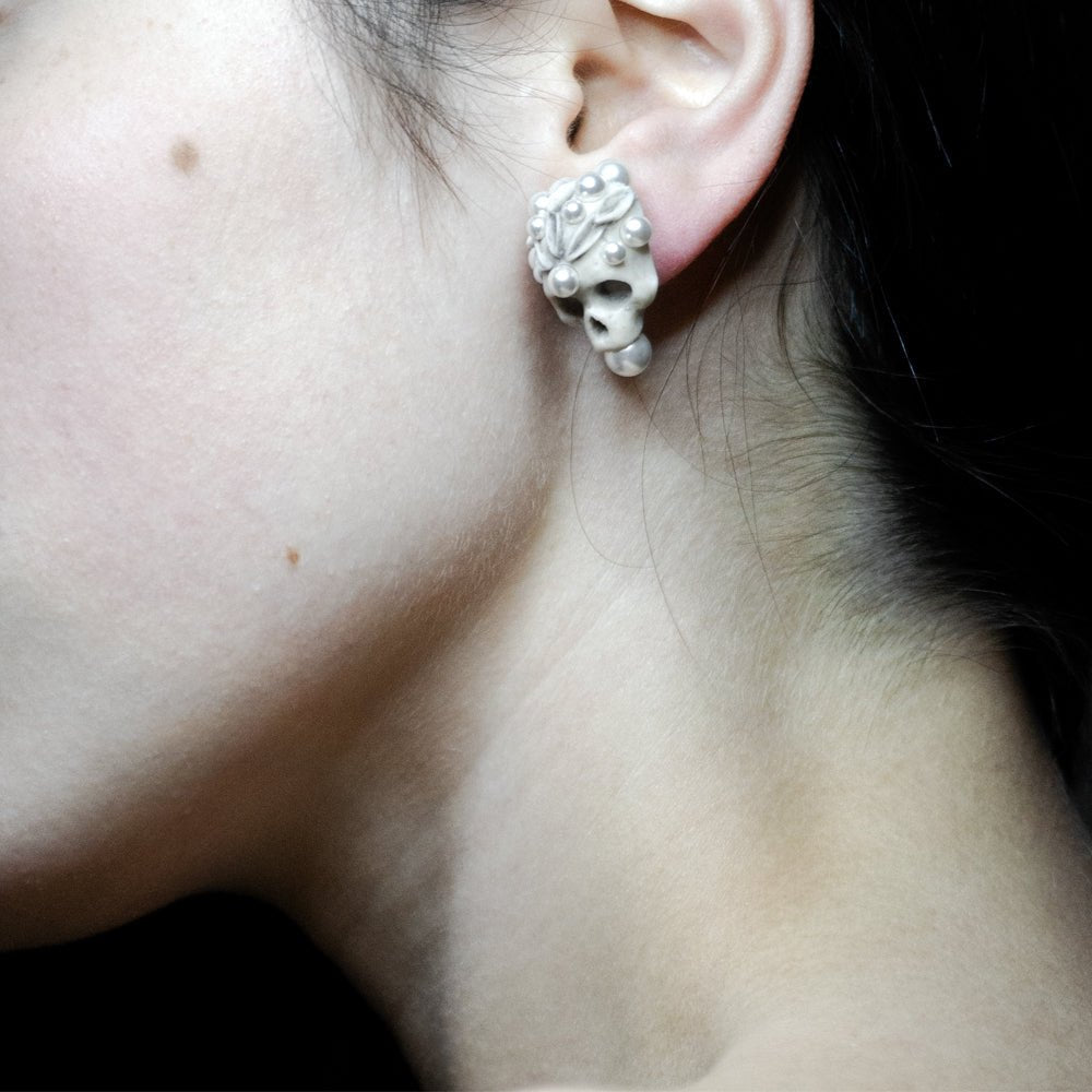 TRIDACNA EARRINGS - Macabre Gadgets Store