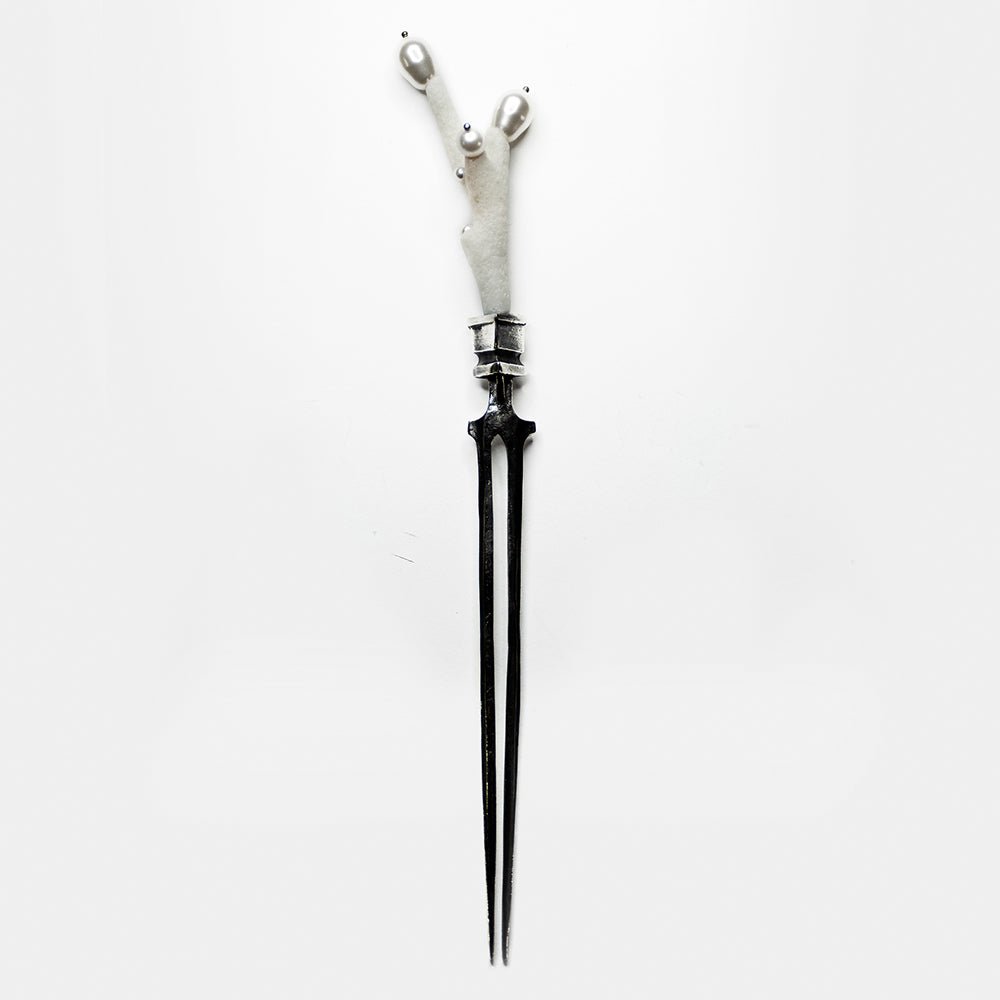 WHITE CORAL HAIRPIN - Macabre Gadgets Store