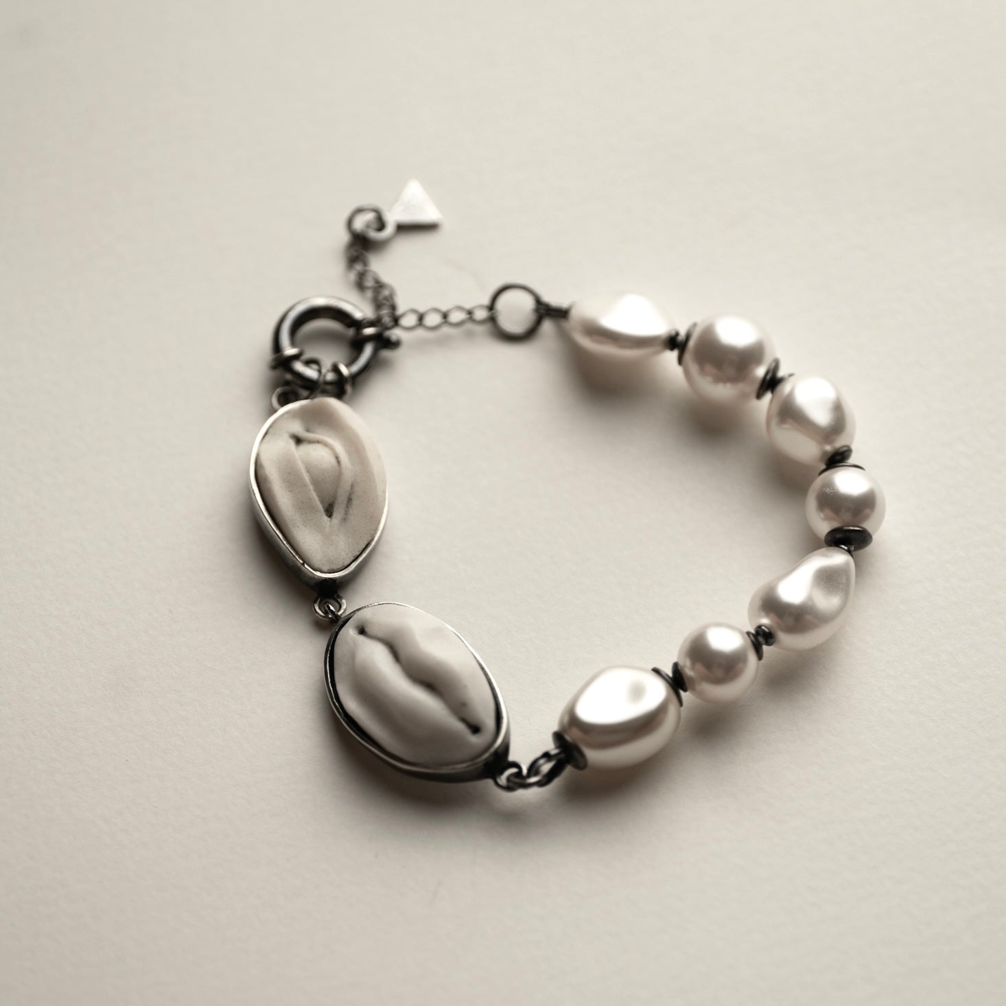 Marble Fragments Pearl bracelet