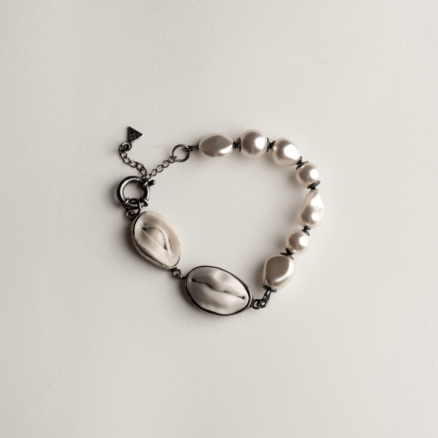 Marble Fragments Pearl bracelet