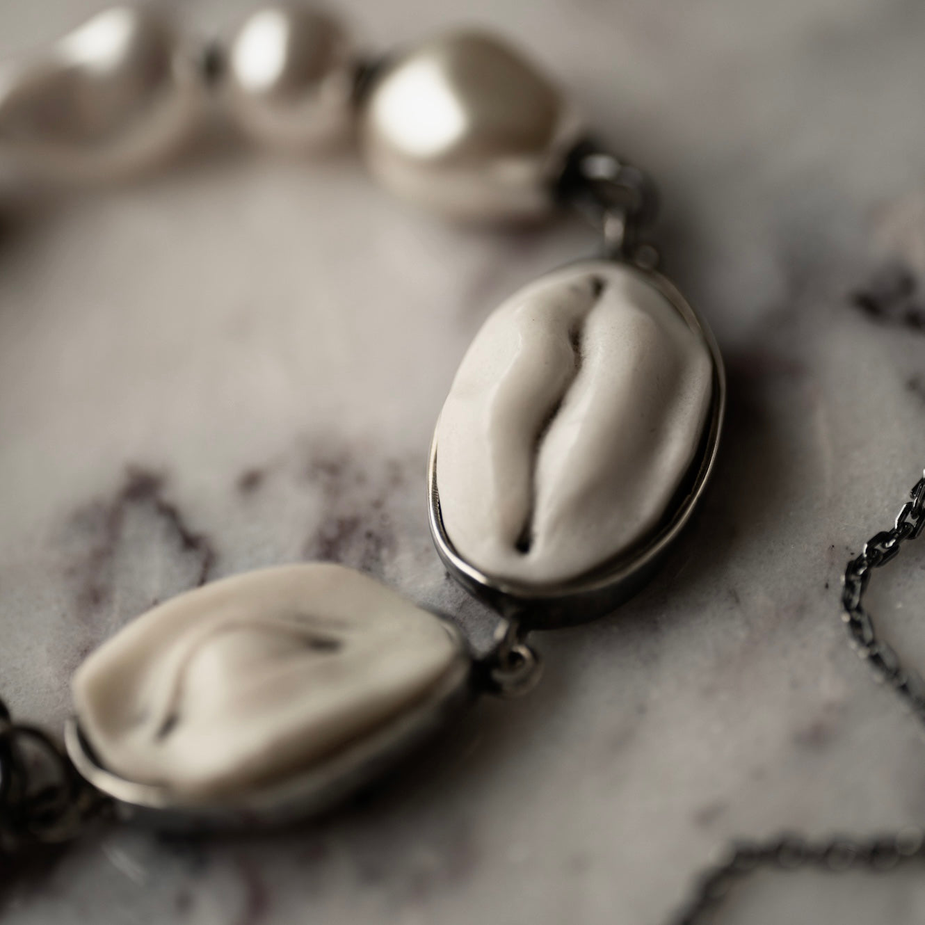 Marble Fragments Pearl bracelet
