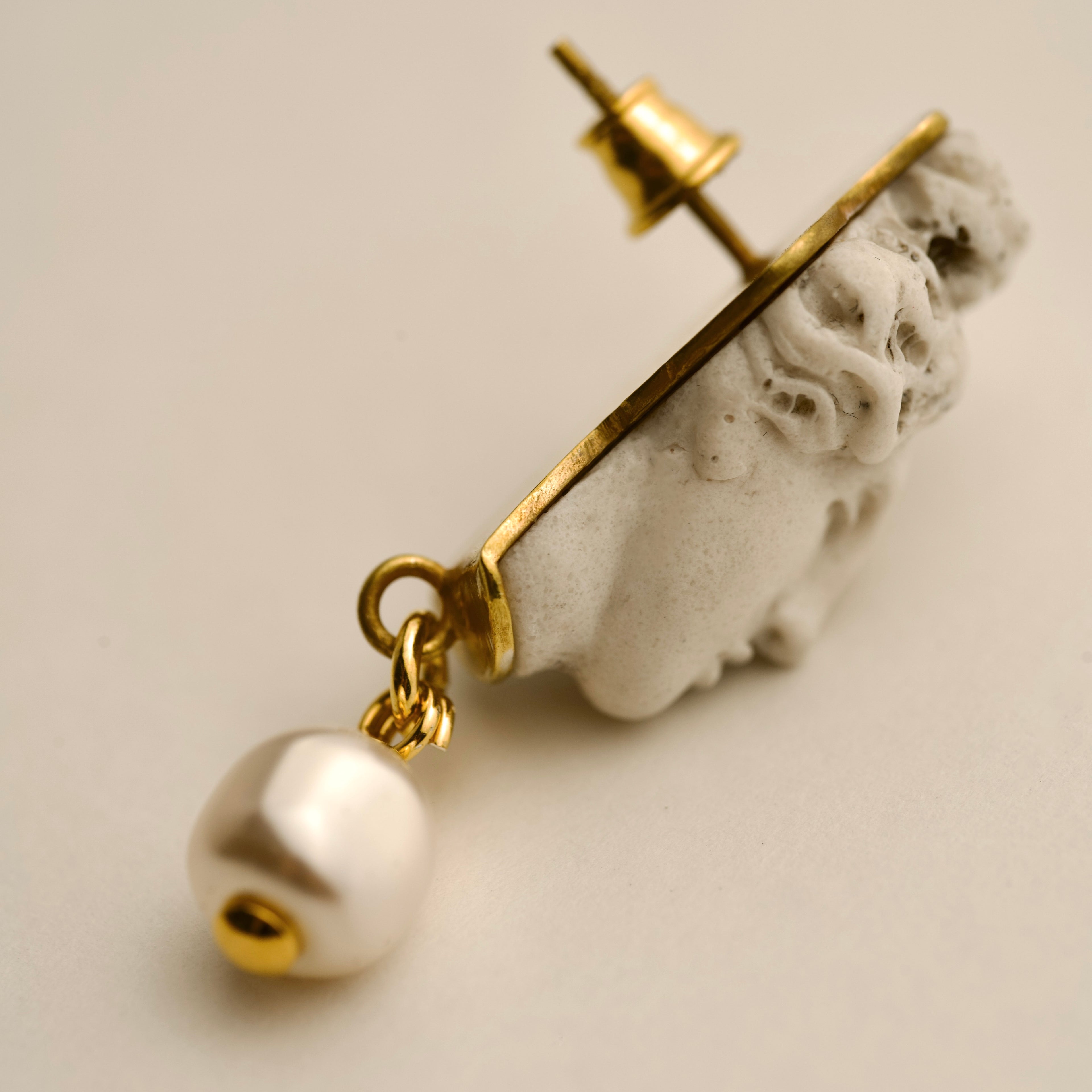 Aphrodite earring
