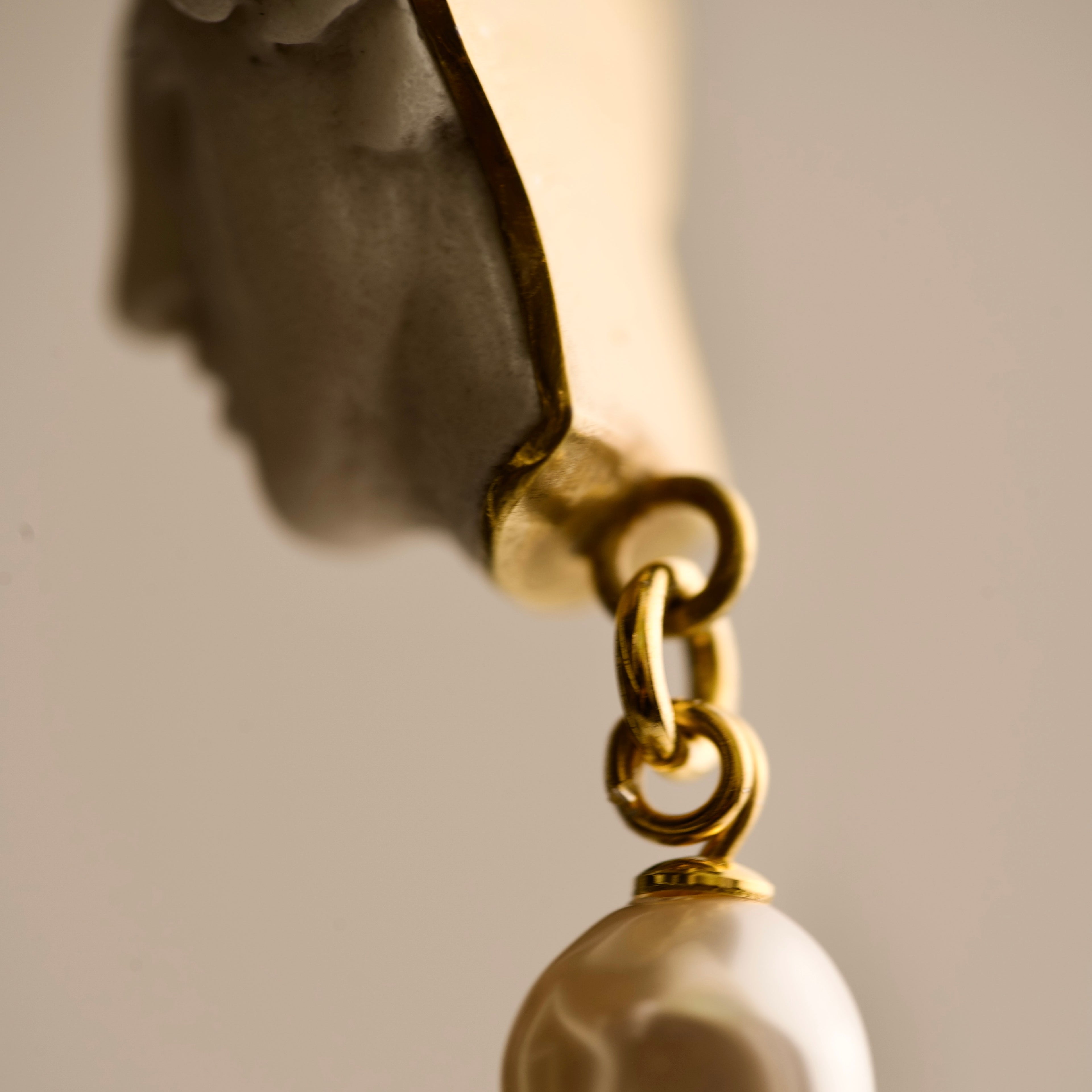 Aphrodite earring
