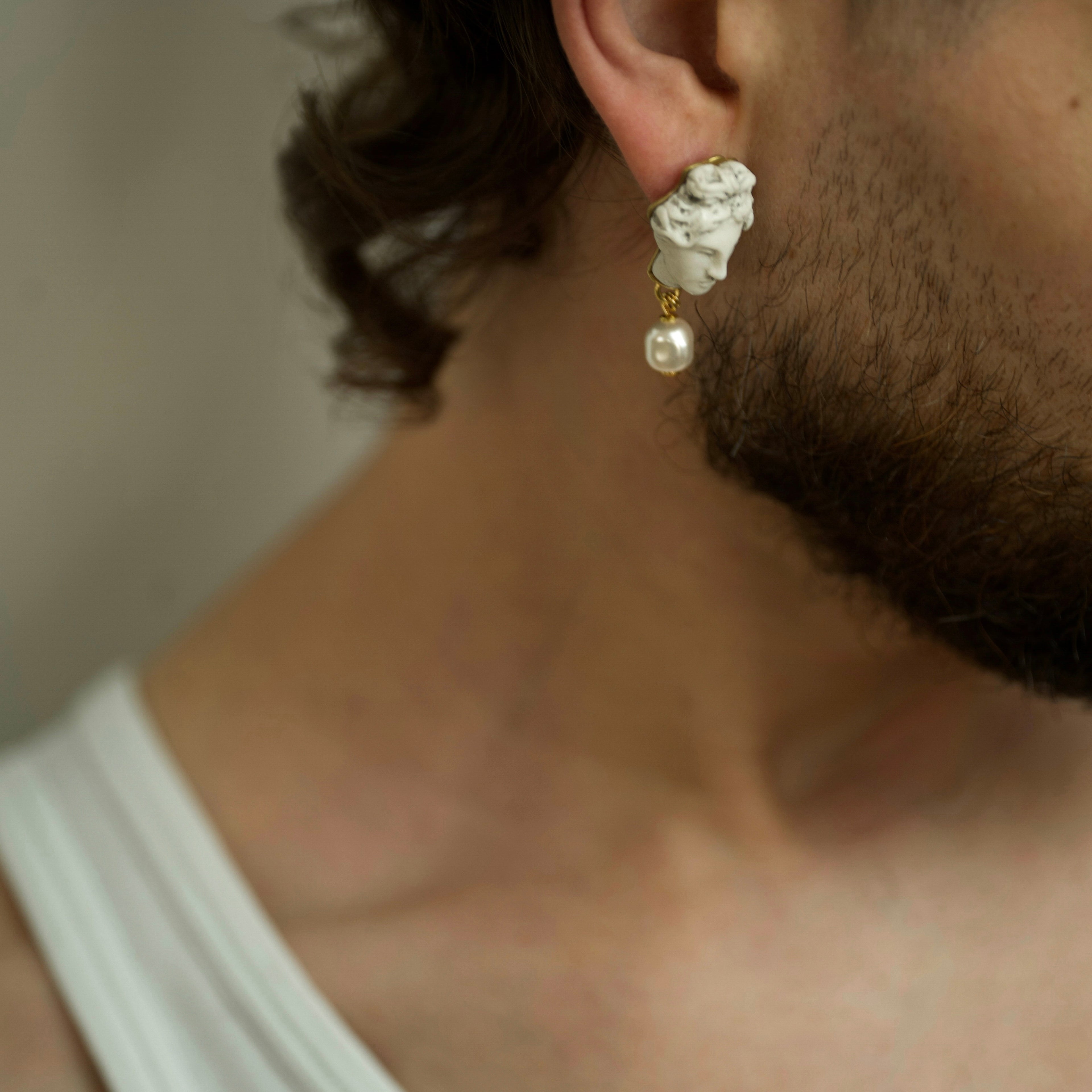 Aphrodite earring