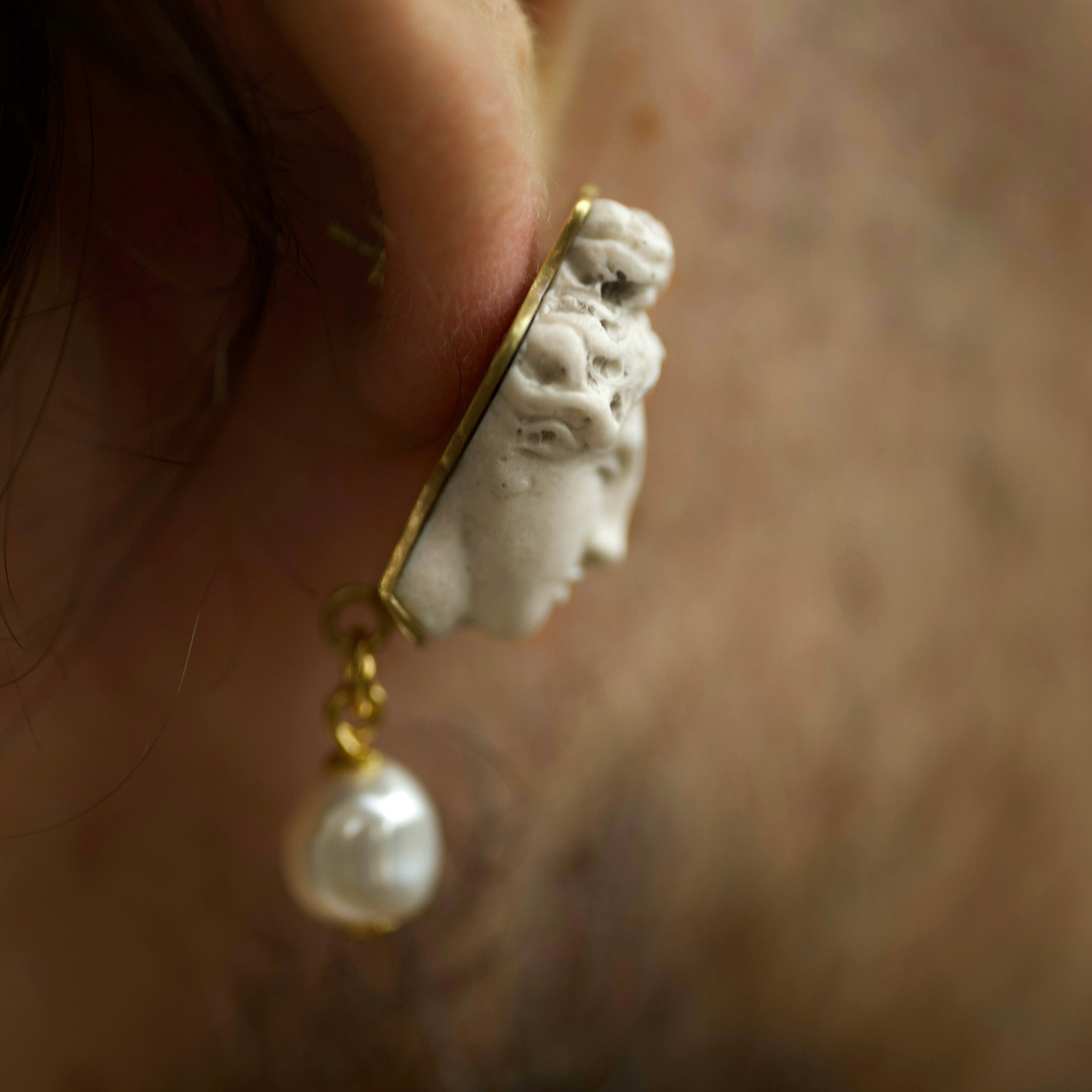 Aphrodite earring