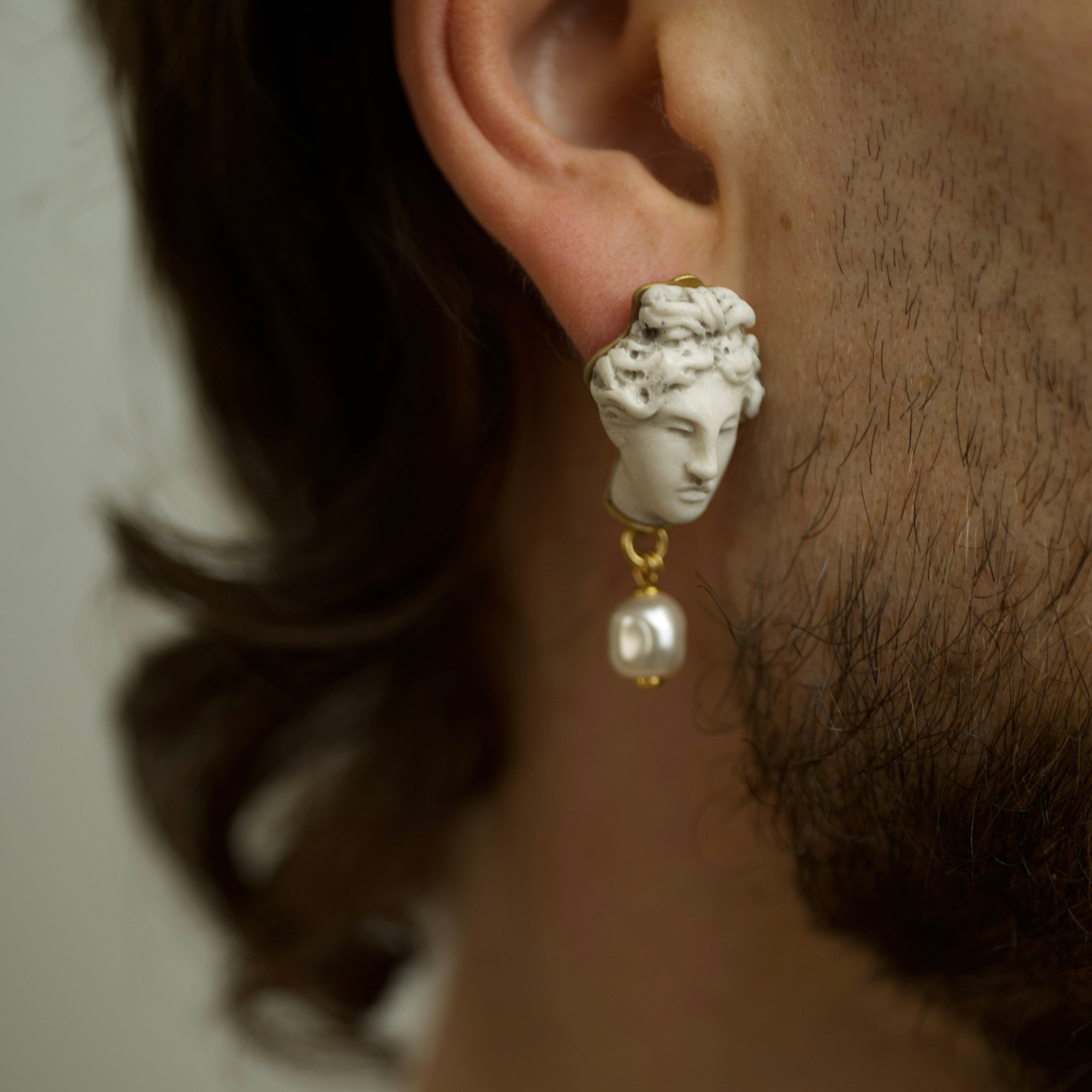 Aphrodite earring