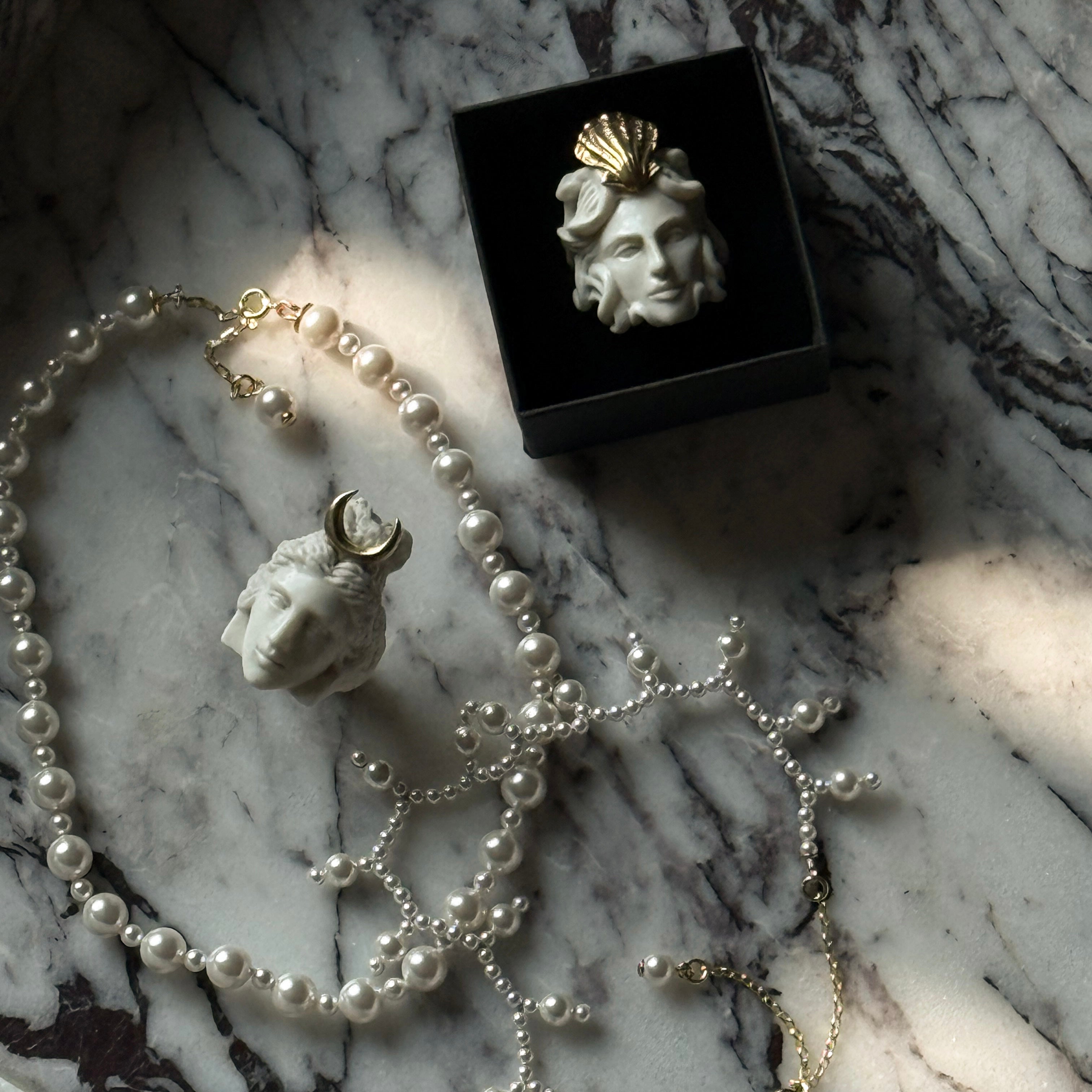 Medusa ring