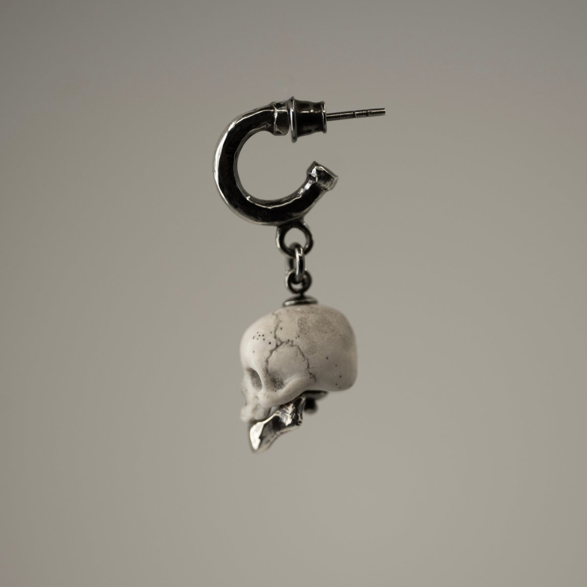 Ancient Skull earring - Macabre Gadgets