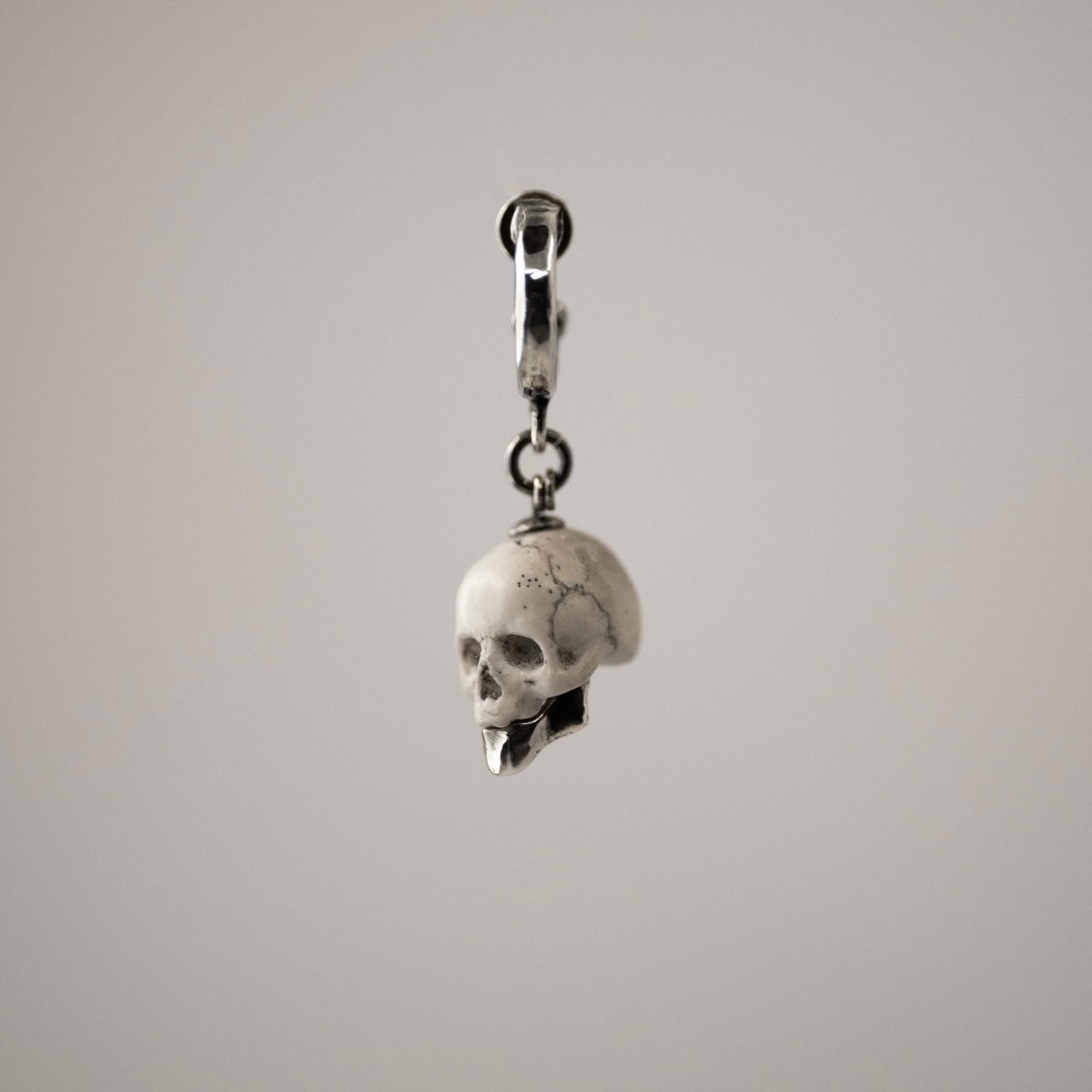 Ancient Skull earring - Macabre Gadgets