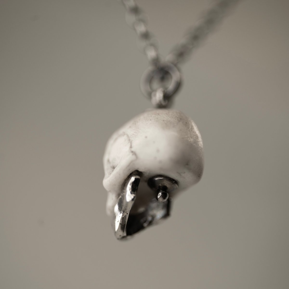 Ancient Skull pendant - Macabre Gadgets