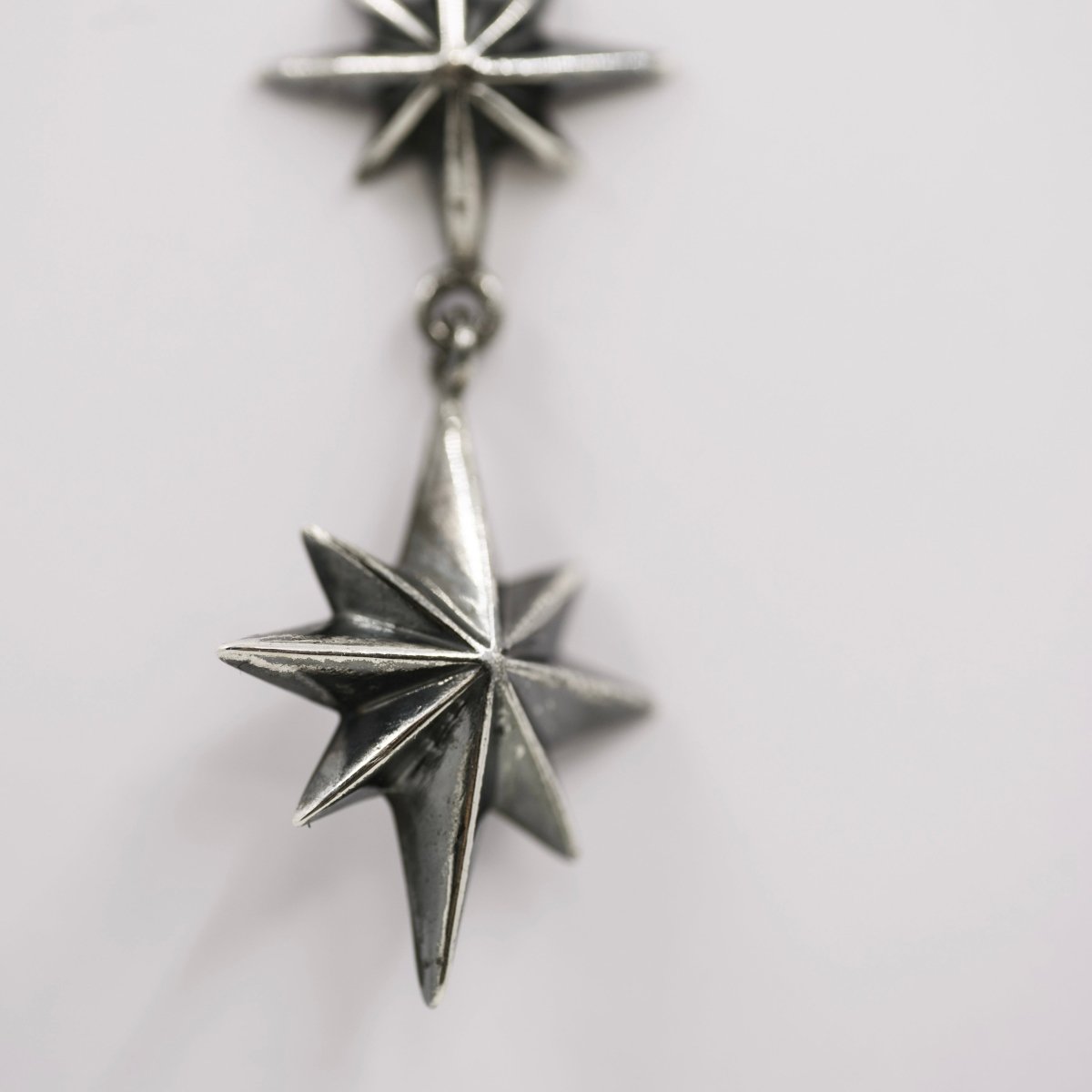 Castor & Pollux earring - Macabre Gadgets
