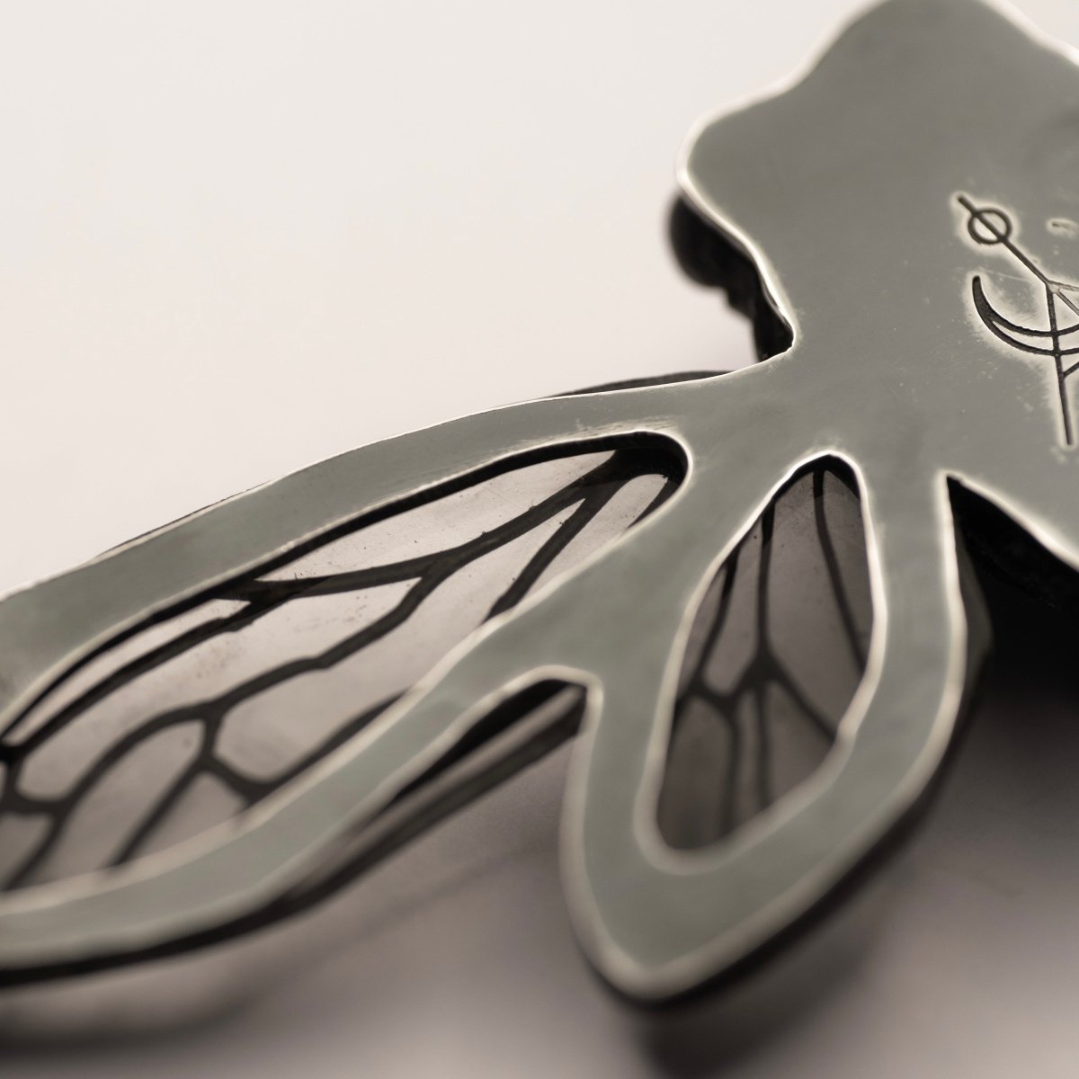 Cicada necklace - Macabre Gadgets