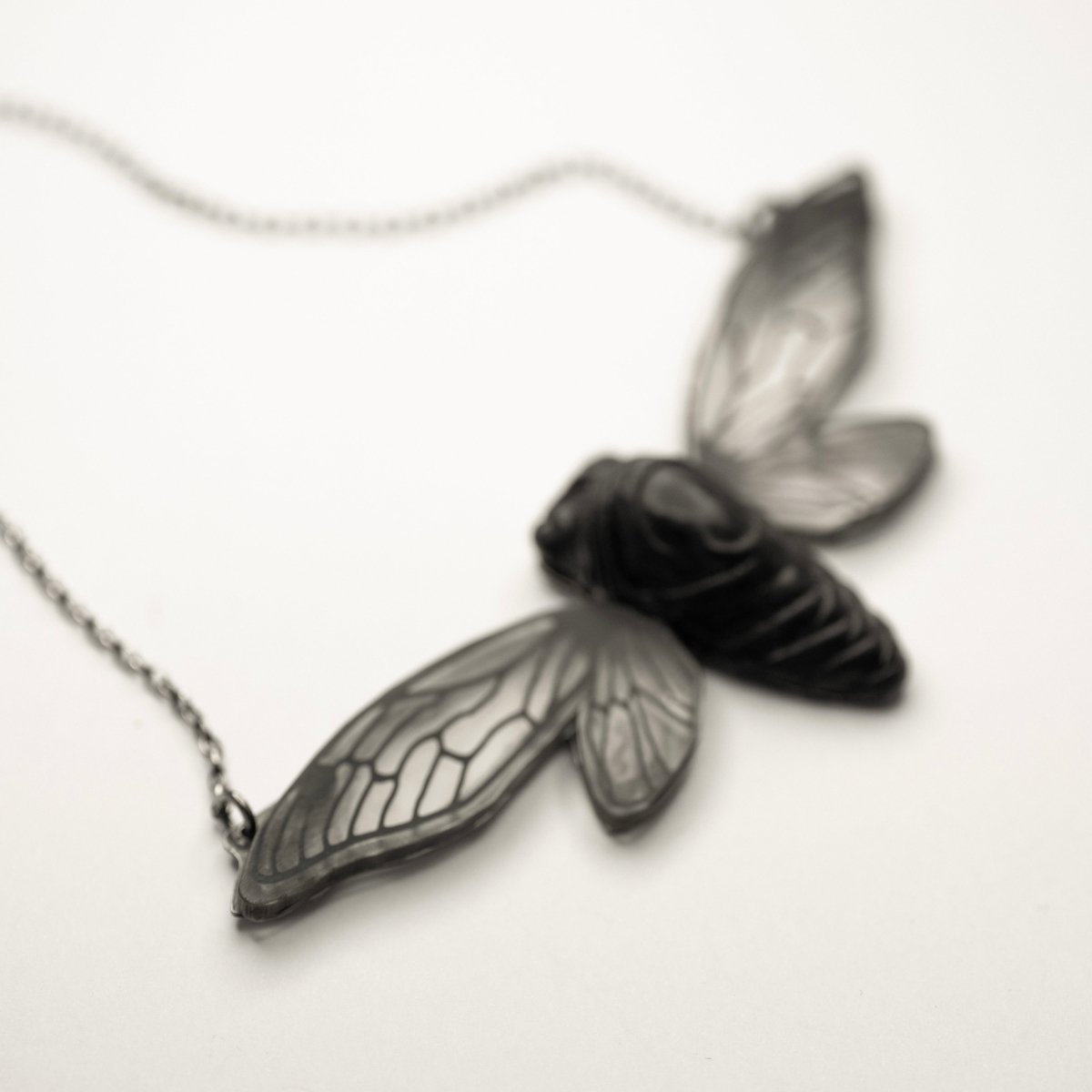 Cicada necklace - Macabre Gadgets