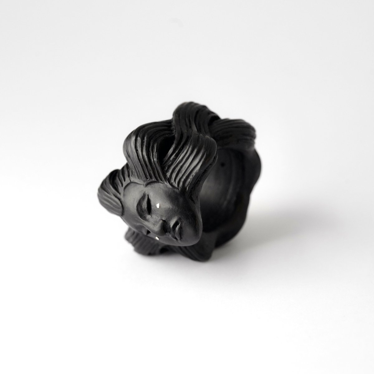Ghost ring - Macabre Gadgets