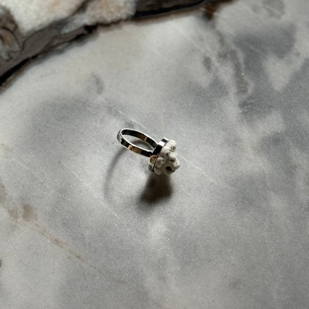 Lion ring - Macabre Gadgets
