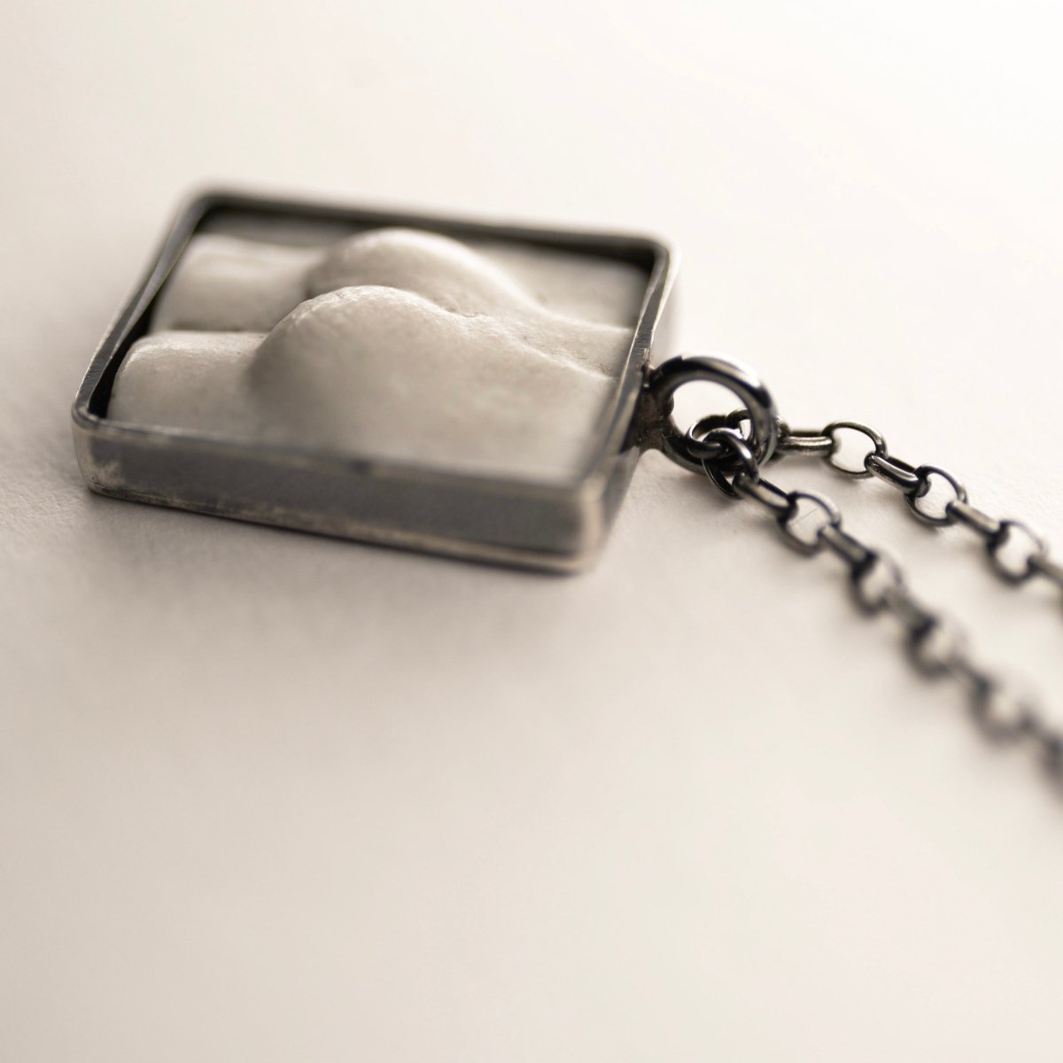 Marble Fragment pendant - Macabre Gadgets