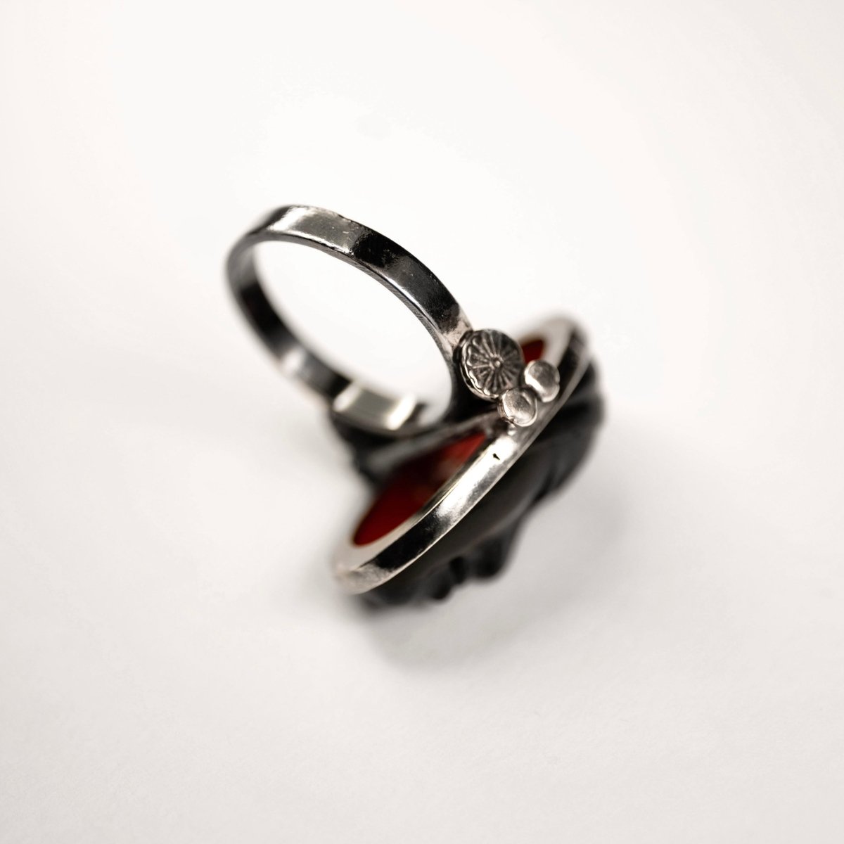 Mask ring - Macabre Gadgets