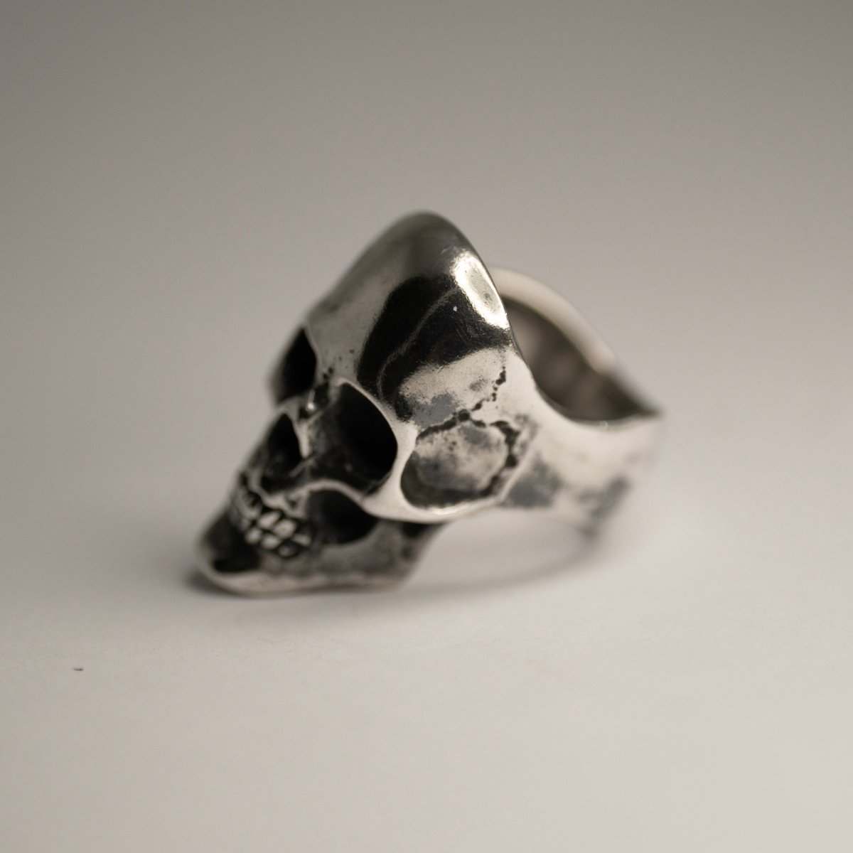 Mercury Silver Skull ring - close up