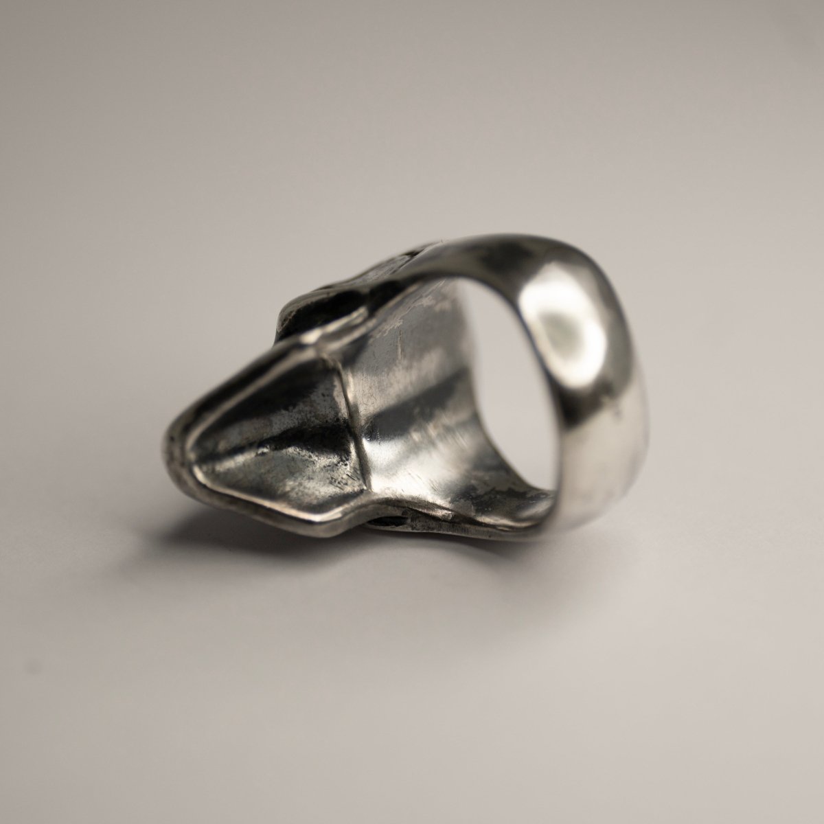 Mercury Silver Skull ring - close up from the back side 
