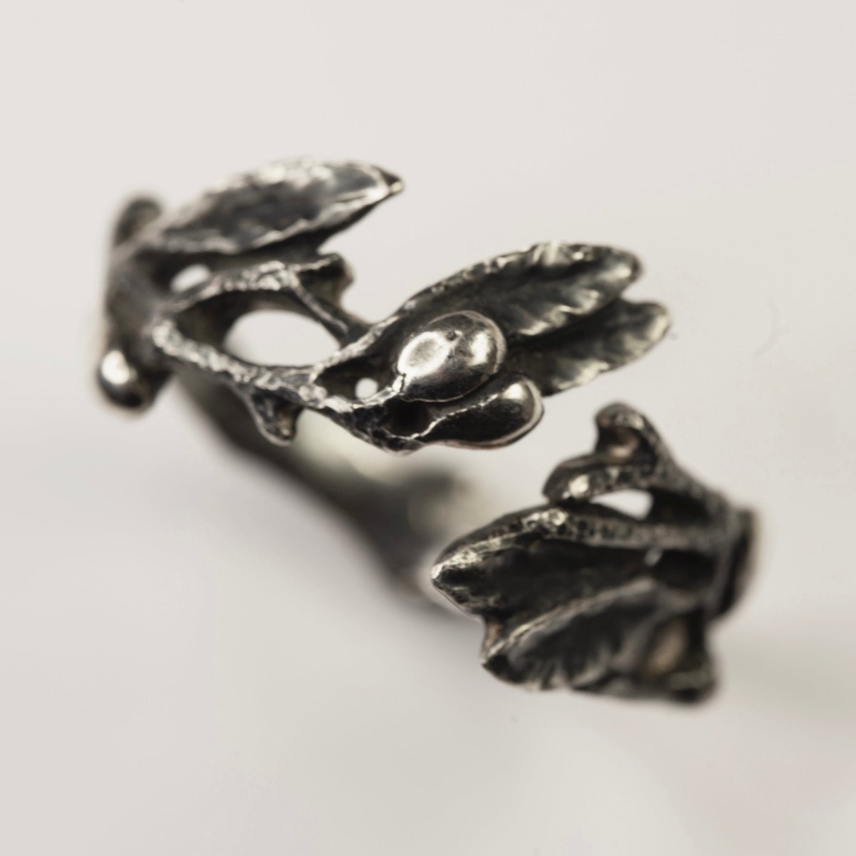 Olive Branch ring - Macabre Gadgets