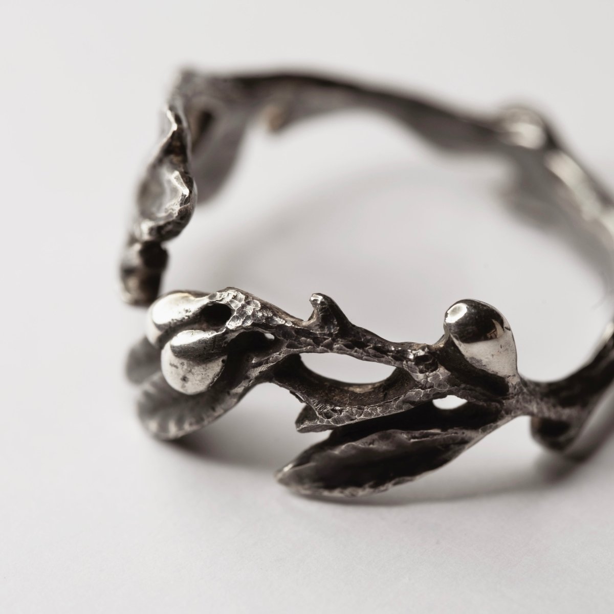 Olive Branch ring - Macabre Gadgets
