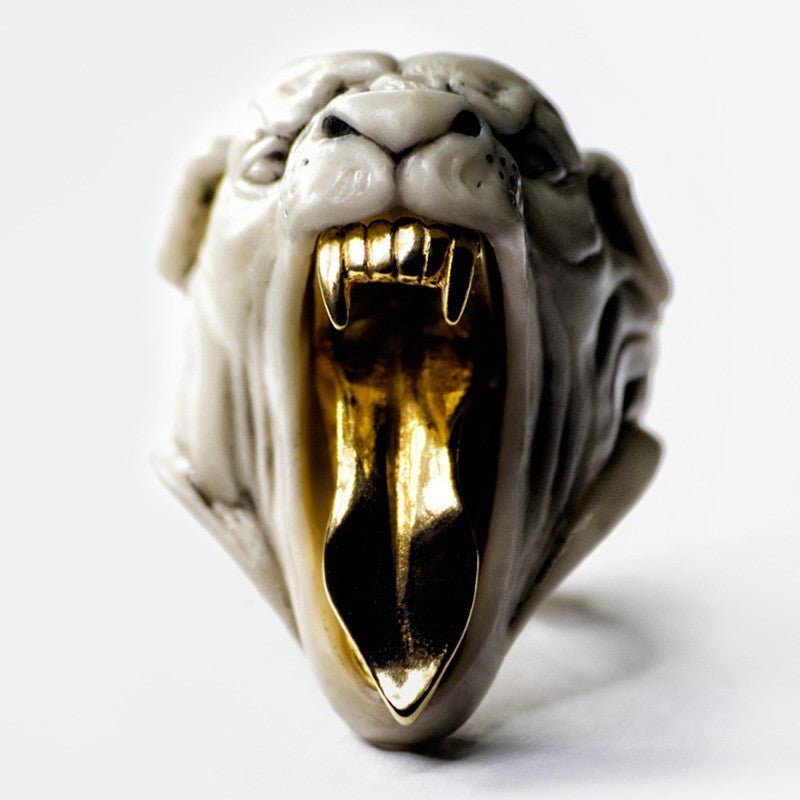 Panther ring - white variant - close up on gold-plated fangs details