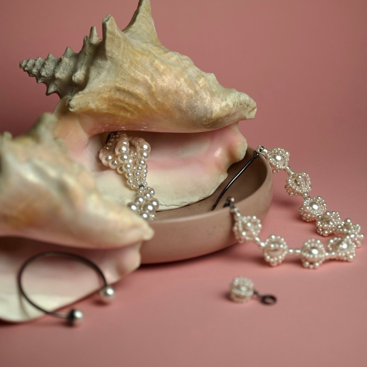 Pearl Cloud earring - Macabre Gadgets
