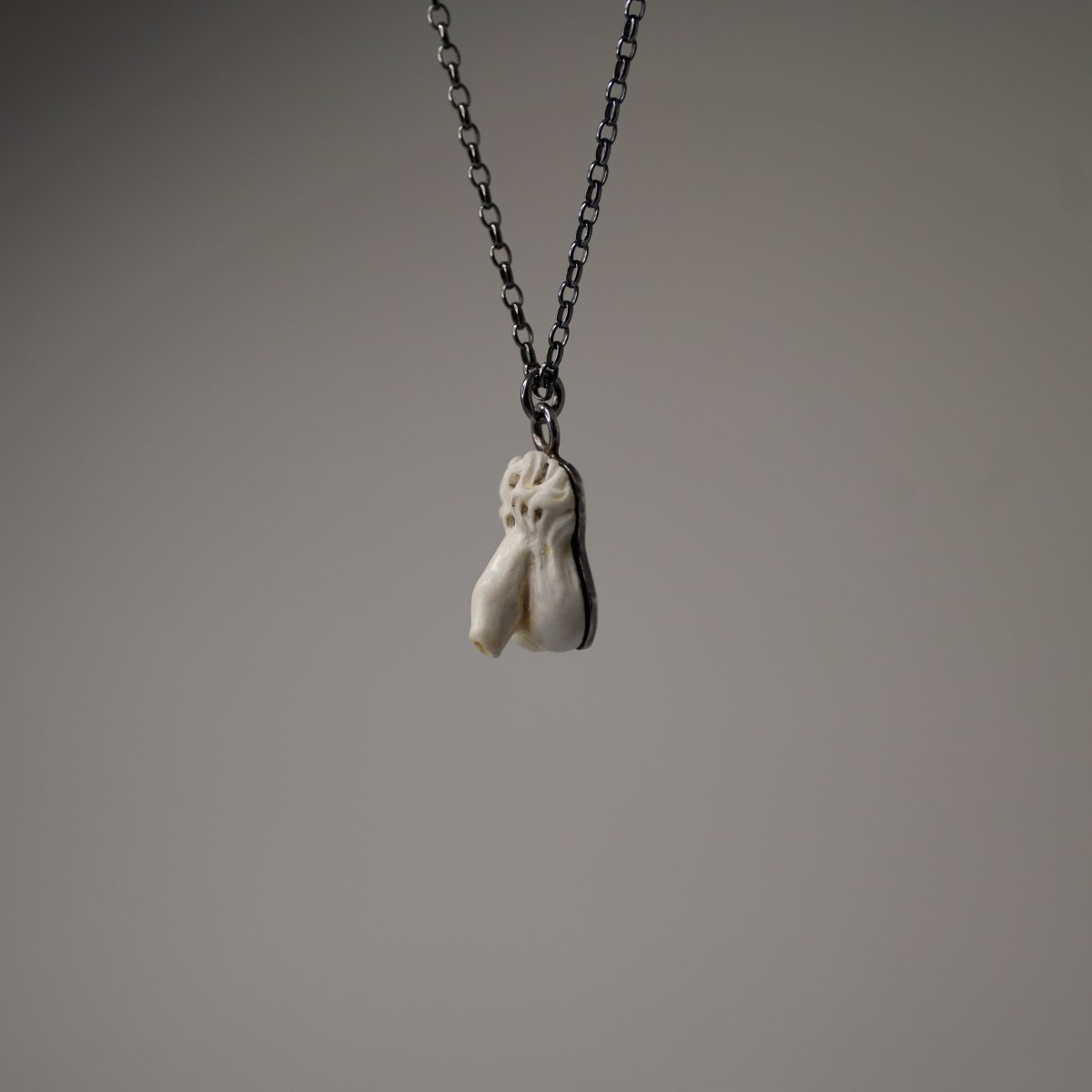 Phallus pendant - Macabre Gadgets