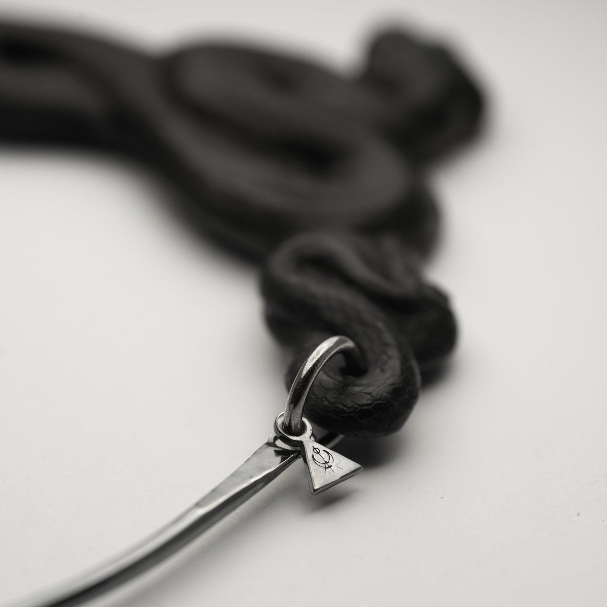 Serpent necklace - Macabre Gadgets