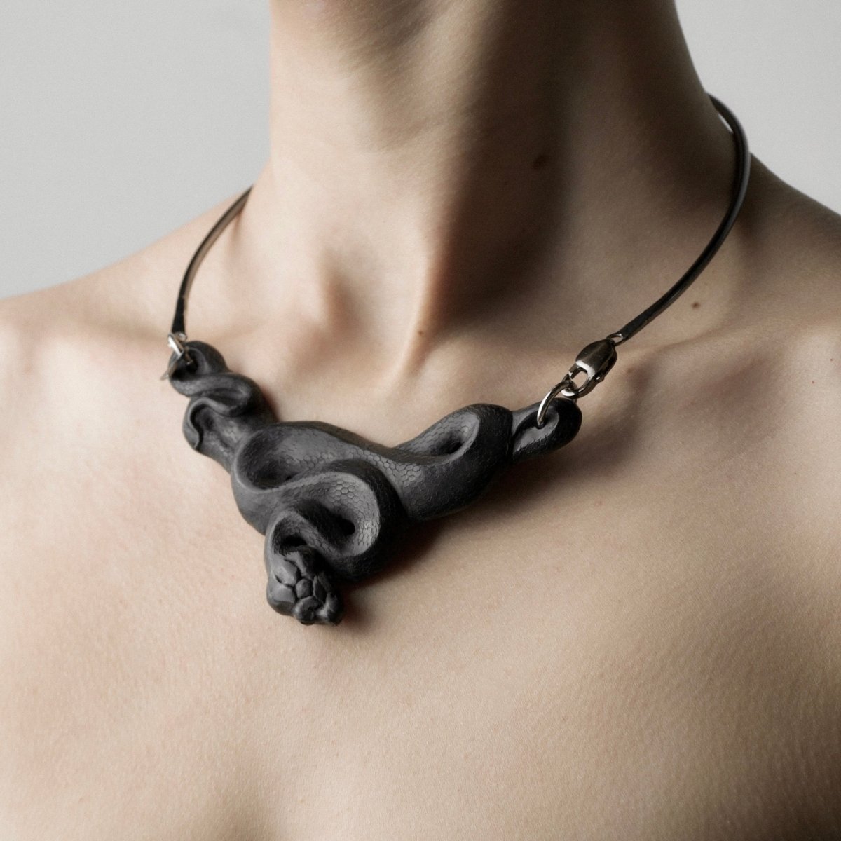 Serpent necklace - Macabre Gadgets