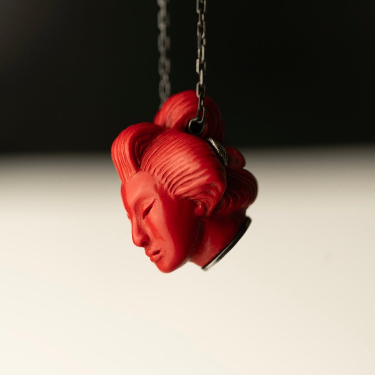 She pendant - Macabre Gadgets