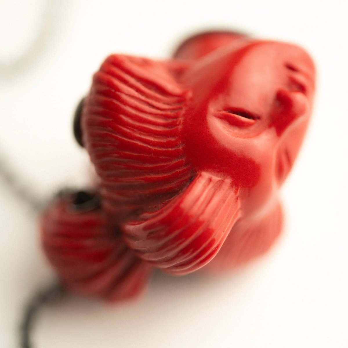 She pendant - Macabre Gadgets