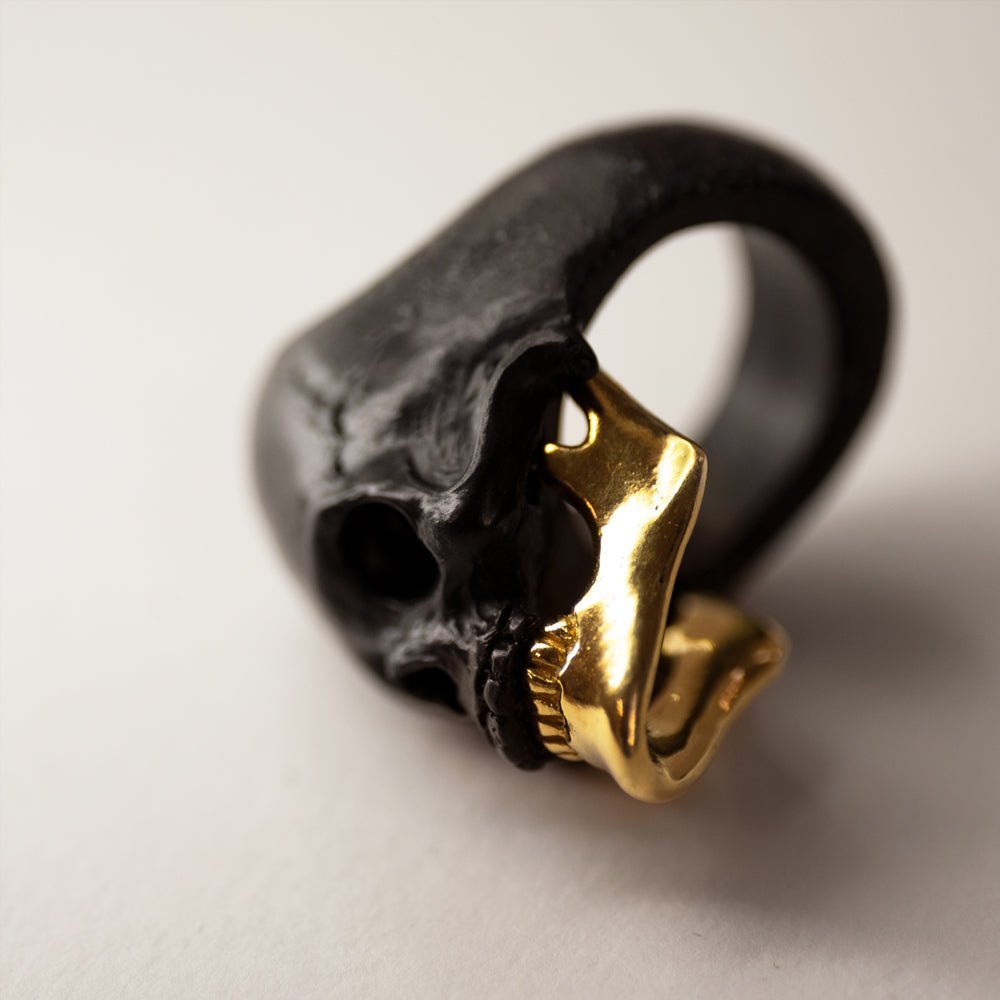 Silver Jaw Skull ring - Macabre Gadgets