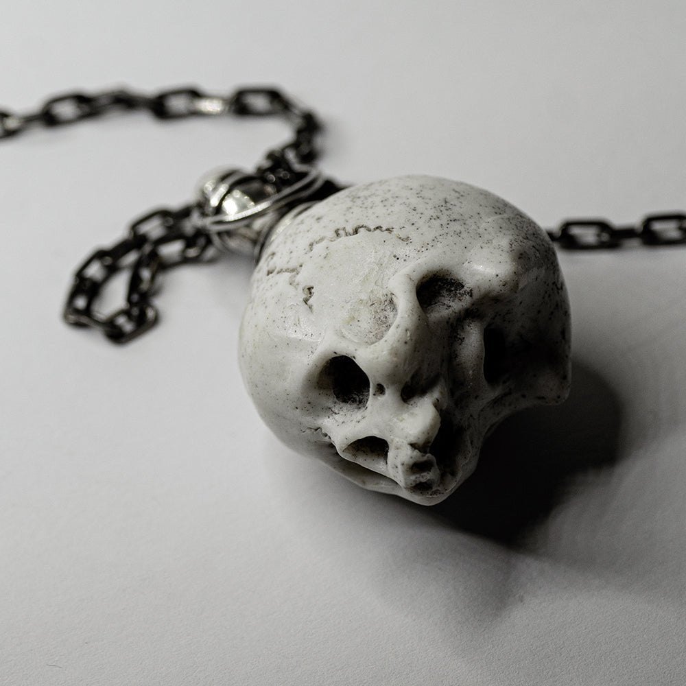 Skull pendant - Macabre Gadgets