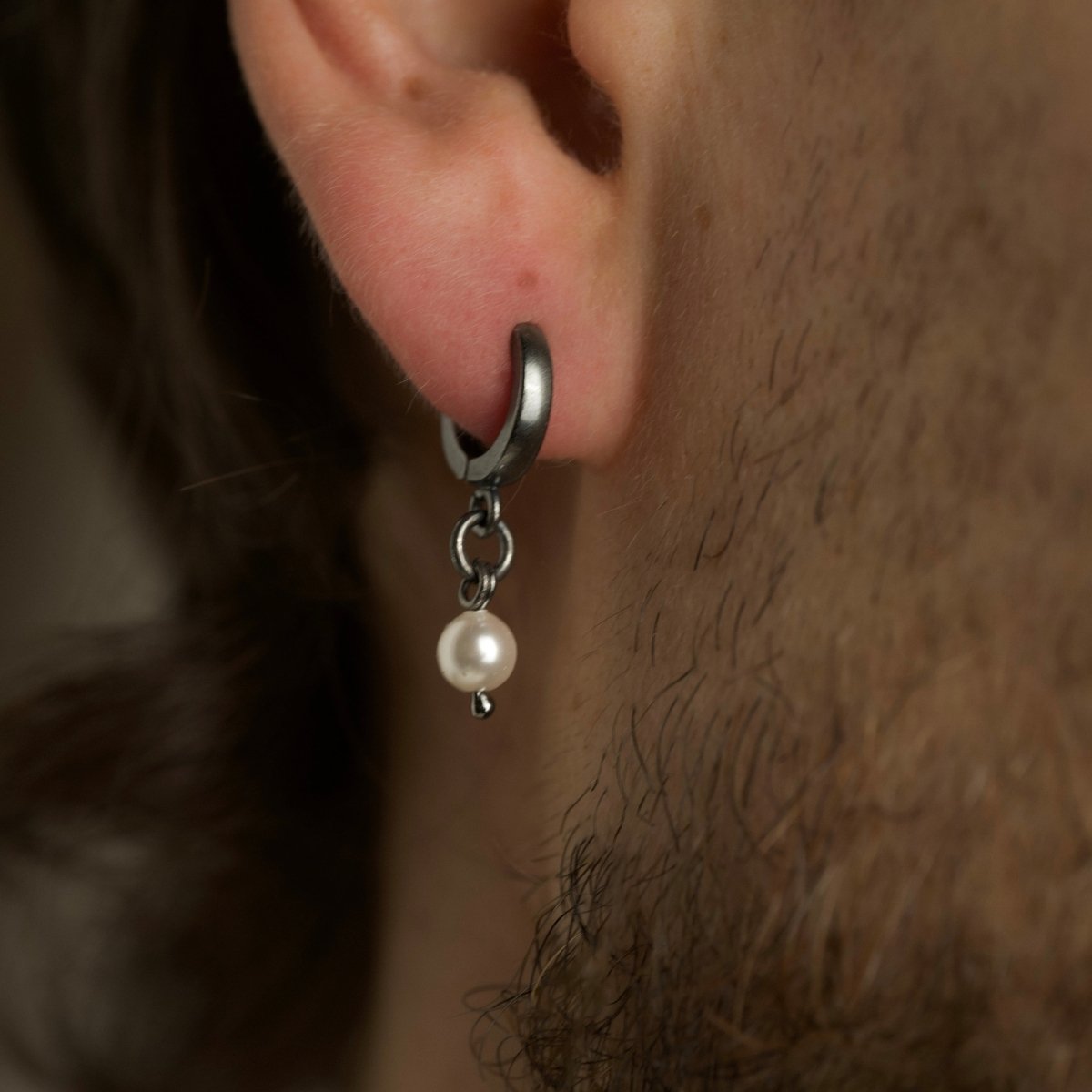 Small Pearl earring - Macabre Gadgets