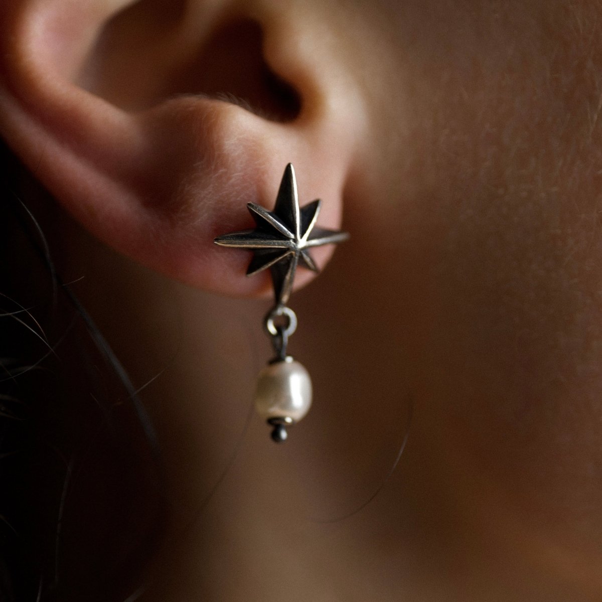 Star & Pearl earring - Macabre Gadgets