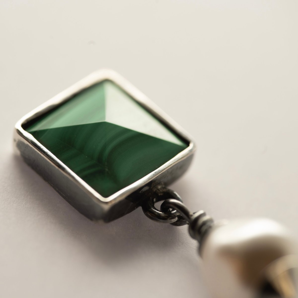 Studs earrings - Macabre Gadgets