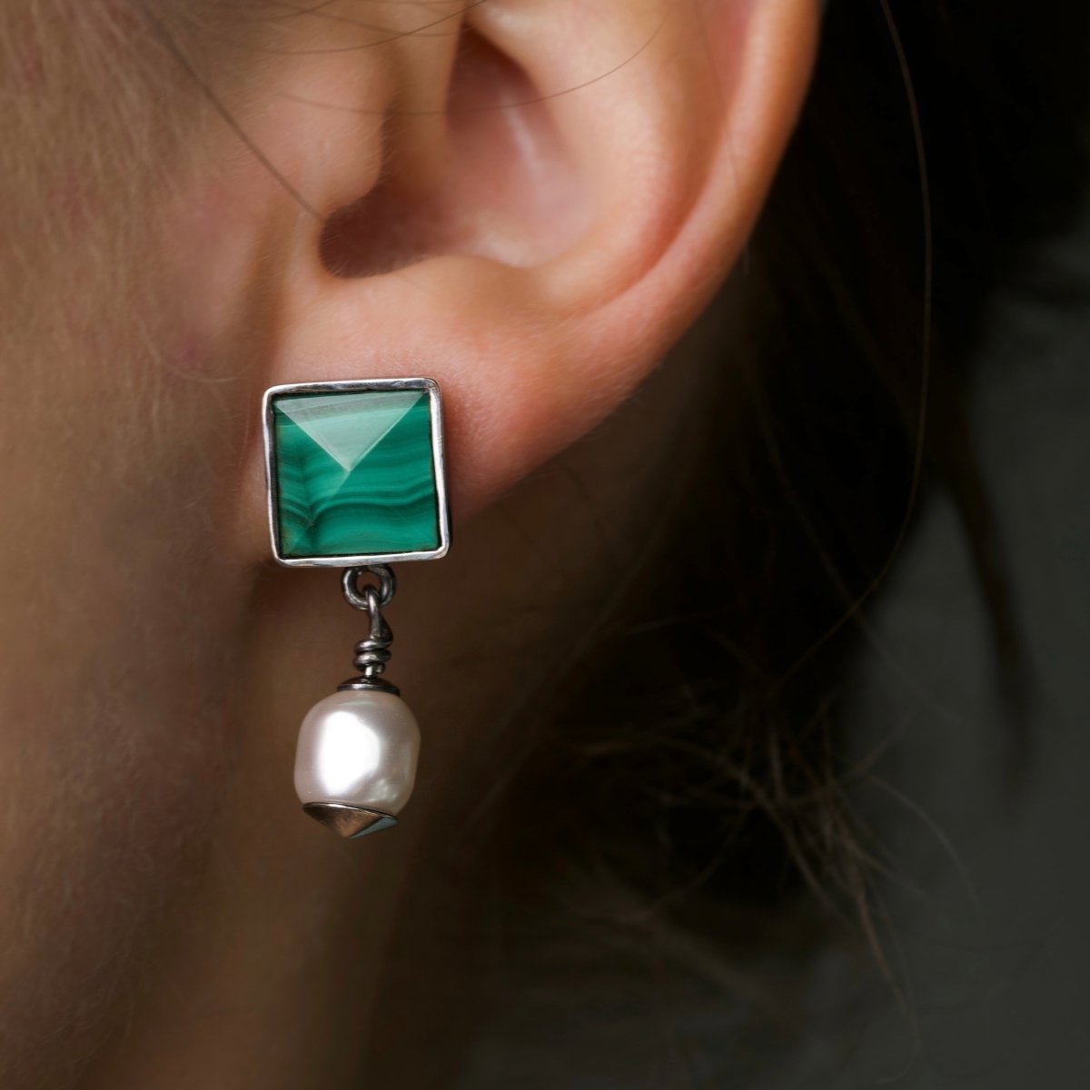 Studs earrings - Macabre Gadgets