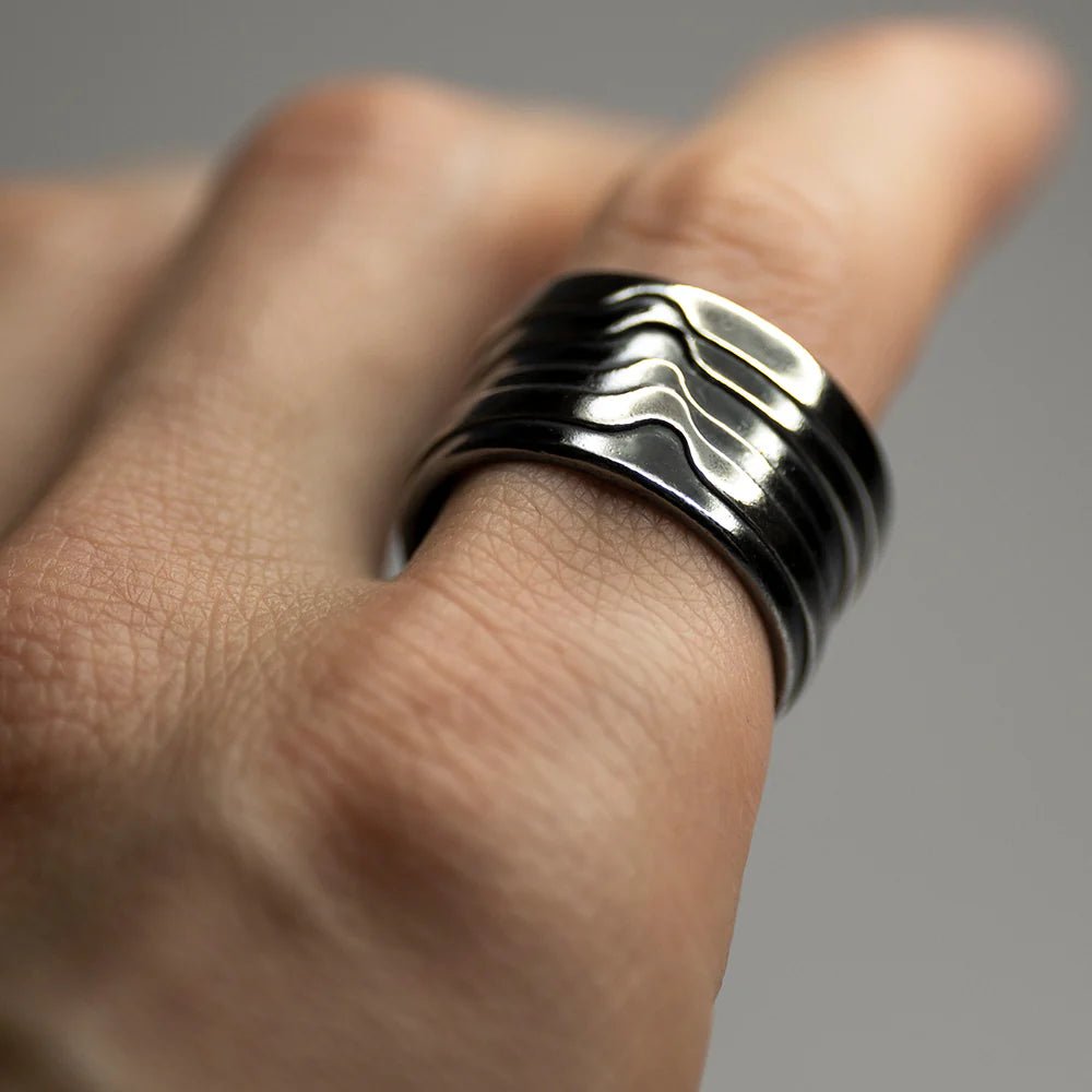 Waves ring - Macabre Gadgets